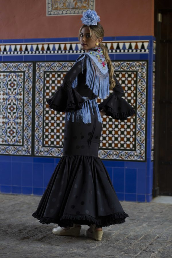 Flamenca con traje modelo Petunia